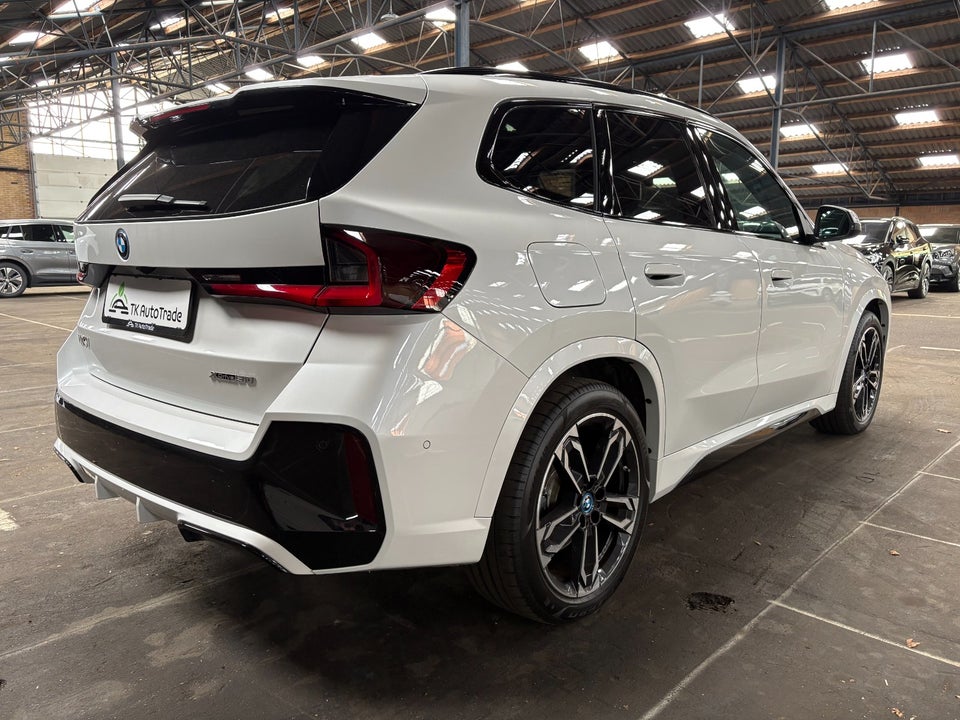 BMW iX1 xDrive30 M-Sport 5d