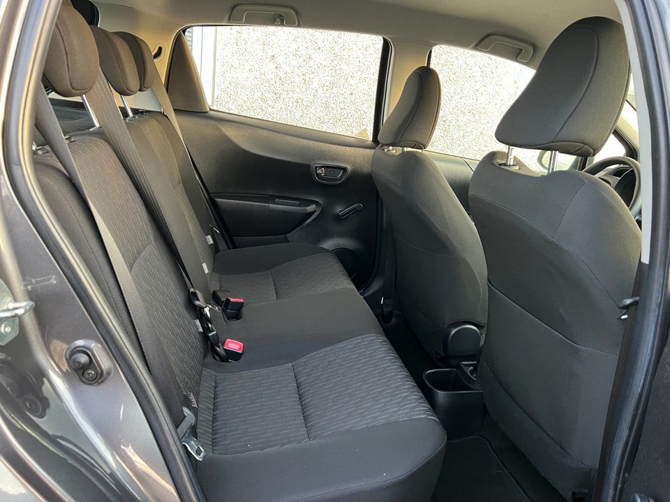 Toyota Yaris 1,0 VVT-i T1 5d