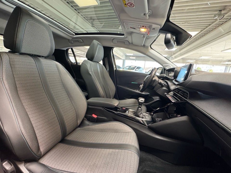 Peugeot 208 1,2 PureTech 100 Allure Sky 5d