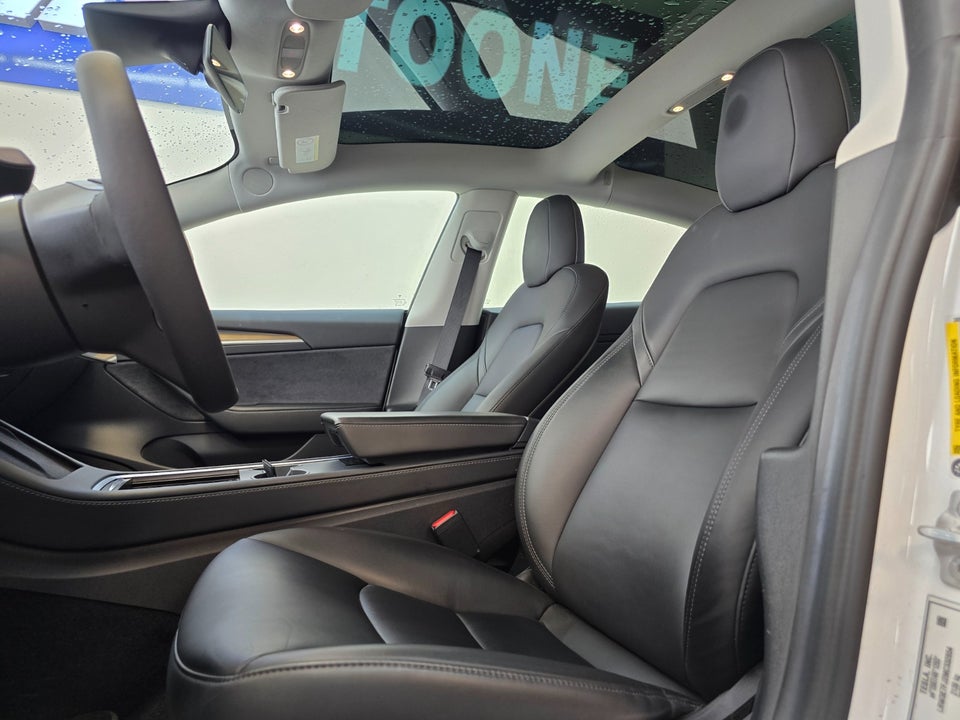 Tesla Model 3 Standard Range+ RWD 4d