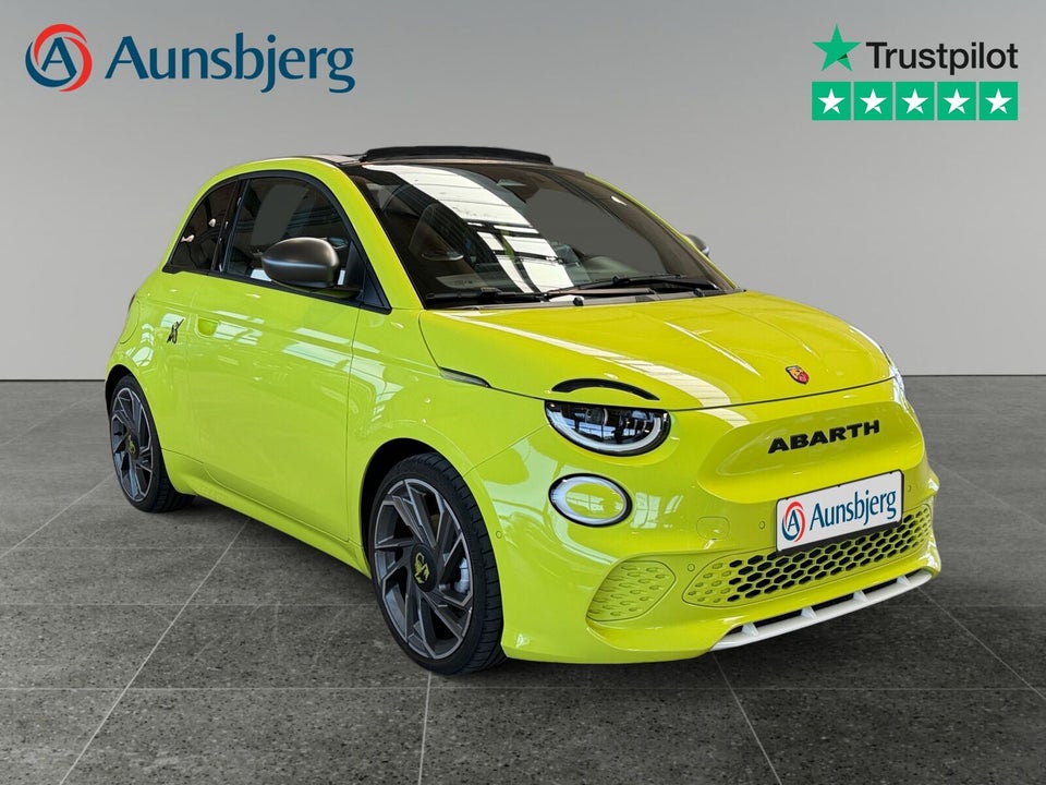 Abarth 500e Scorpionissima Cabrio 2d