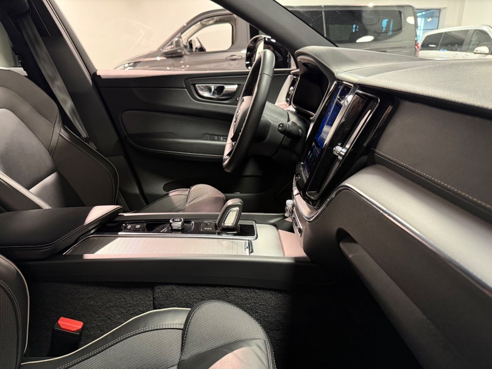 Volvo XC60 2,0 B4 197 R-Design aut. 5d