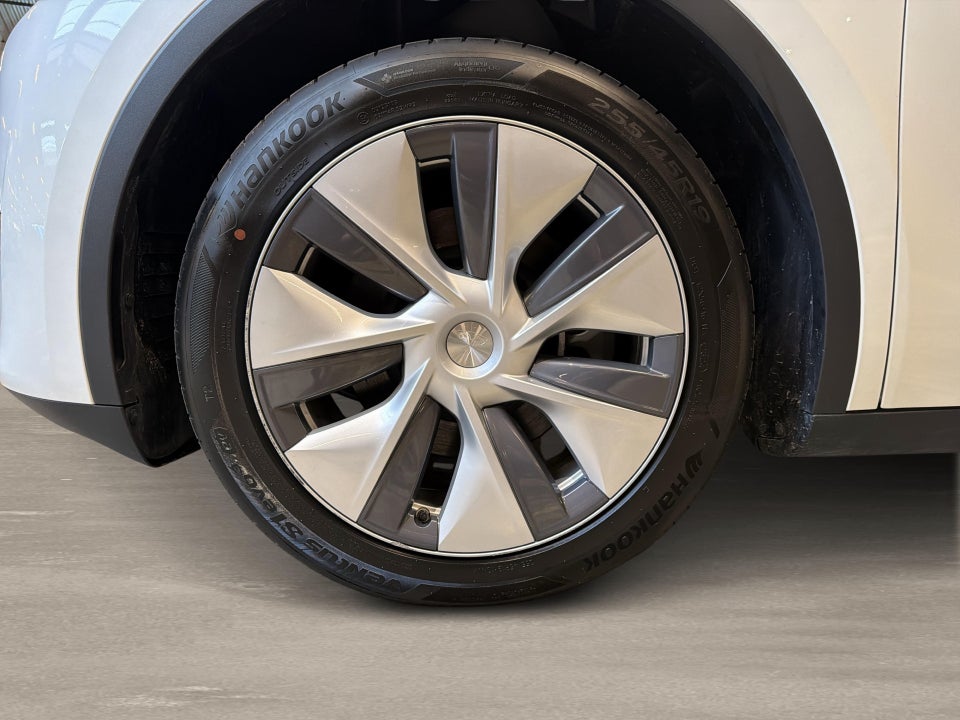 Tesla Model Y RWD 5d