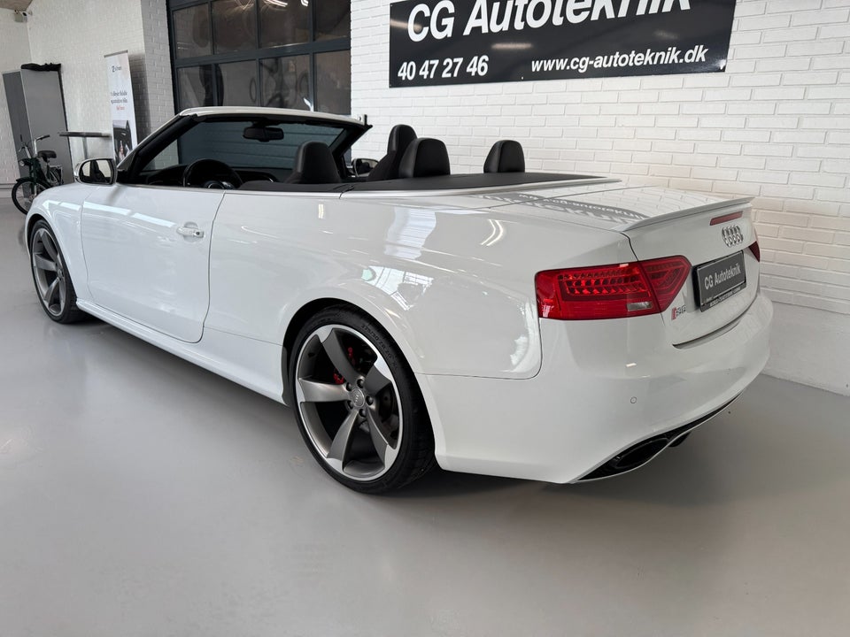 Audi RS5 4,2 FSi Cabriolet quattro S-tr. 2d