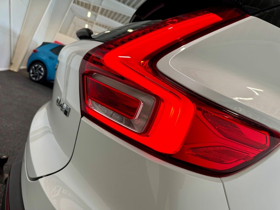 Volvo XC40 2,0 D4 190 R-Design aut. AWD 5d