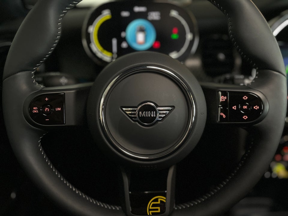 MINI Cooper SE Maximise 3d