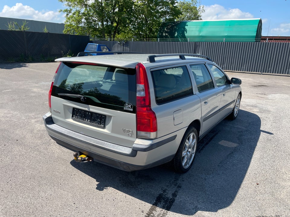 Volvo V70 2,3 T5 aut. 5d