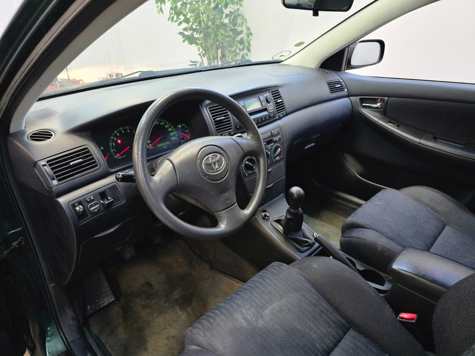 Toyota Corolla 1,6 Terra 5d