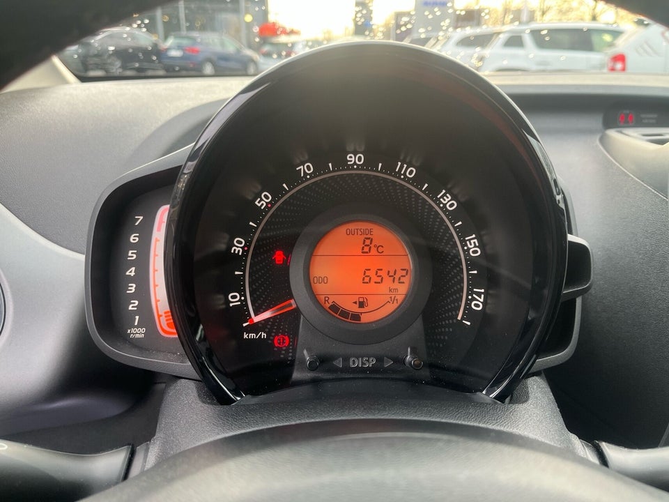 Toyota Aygo 1,0 VVT-i x-press 5d