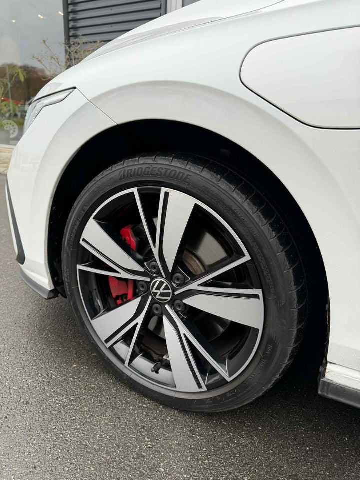 VW Golf VIII 1,4 GTE DSG 5d