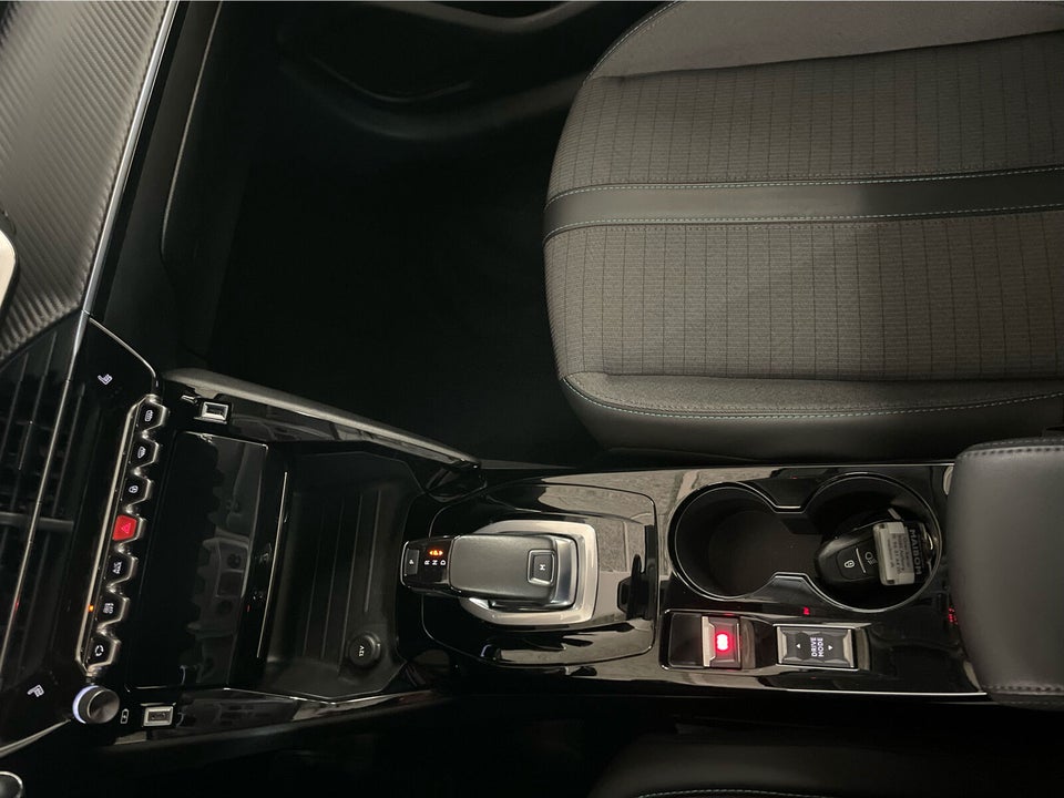 Peugeot 208 1,2 PureTech 100 Allure Sky EAT8 5d