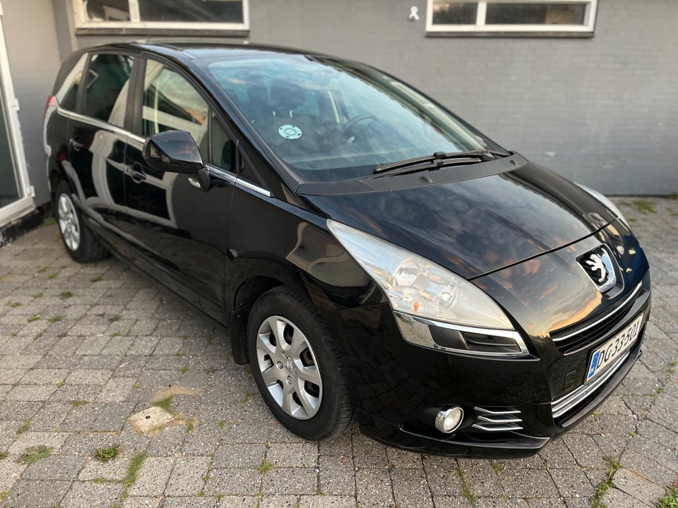 Peugeot 5008 1,6 HDi 112 Premium ESG 5d