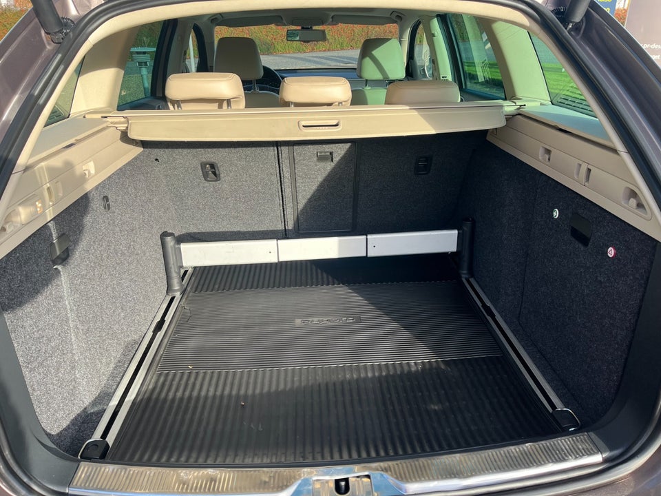 Skoda Superb 2,0 TDi 170 Elegance Combi DSG 5d