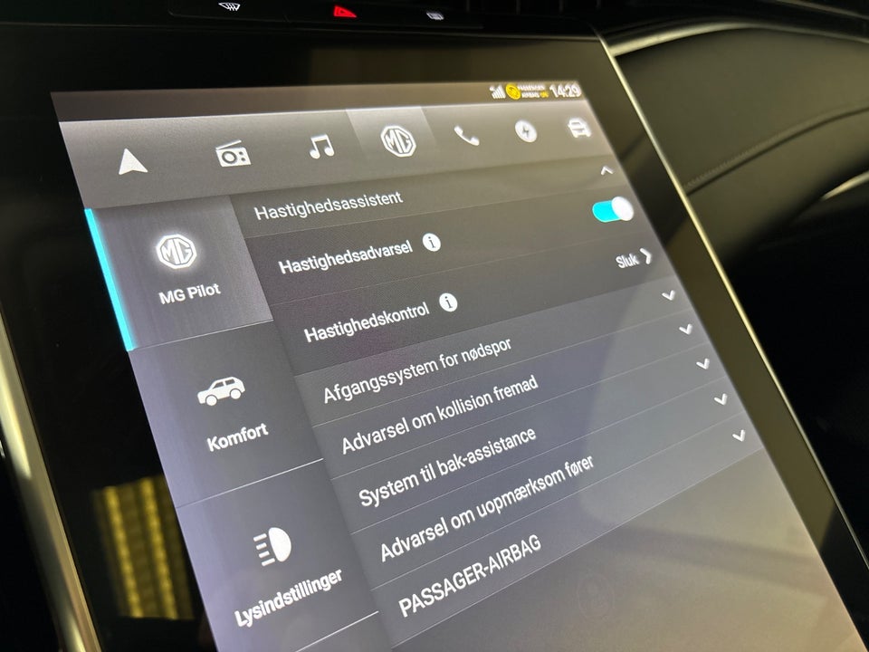 MG Marvel R Performance 5d