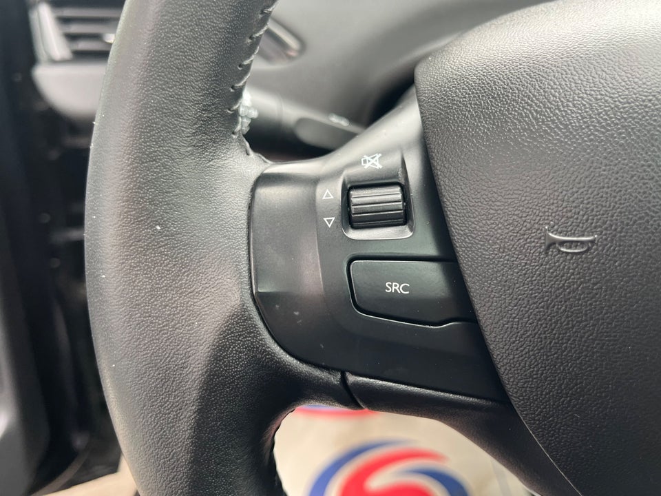 Peugeot 208 1,5 BlueHDi 100 Allure Sky 5d