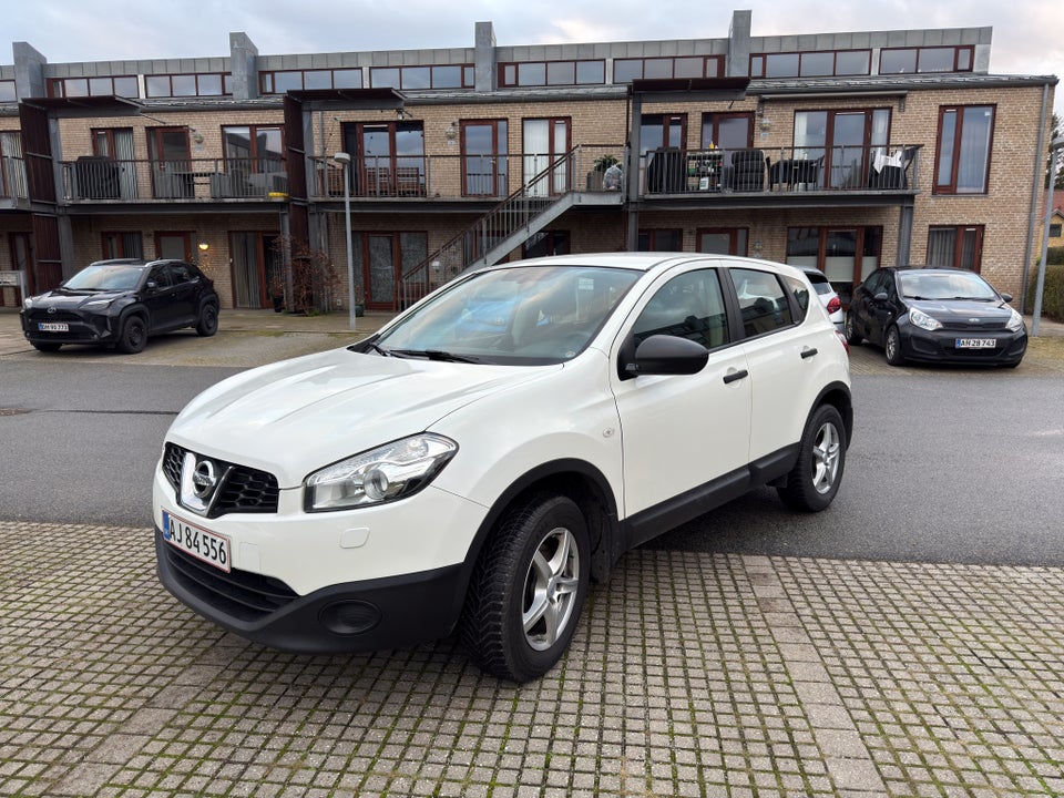 Nissan Qashqai 1,6 Visia 5d