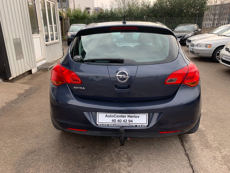 Opel Astra 1,6 Enjoy 5d