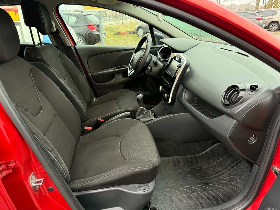 Renault Clio IV 0,9 TCe 90 Expression Sport Tourer 5d