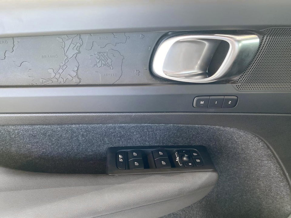 Volvo EX40 Extended Range Plus 5d