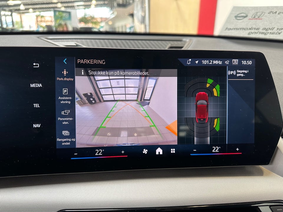 BMW iX2 eDrive20 Fully Charged 5d
