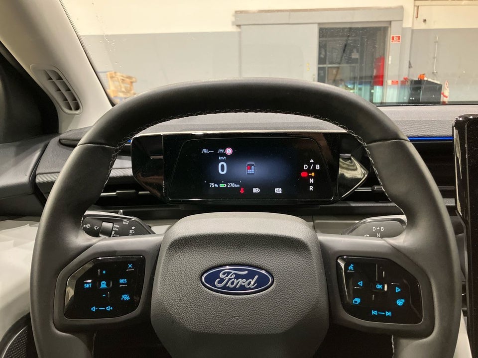 Ford Explorer 82 Premium Extended Range 5d