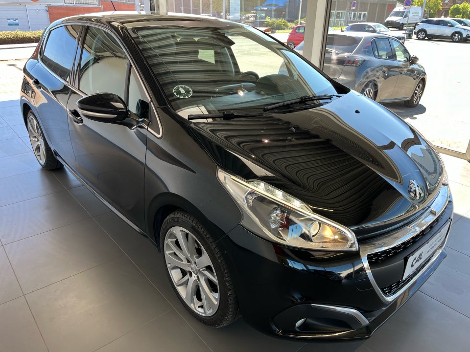 Peugeot 208 1,5 BlueHDi 100 Infinity Sky 5d