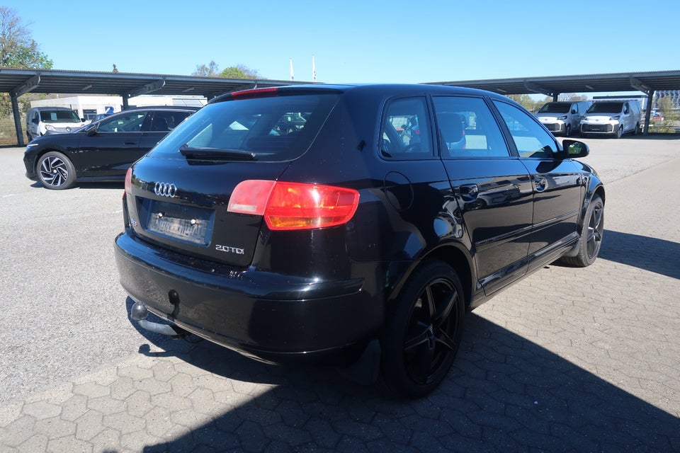 Audi A3 2,0 TDi 140 Ambiente Sportback 5d