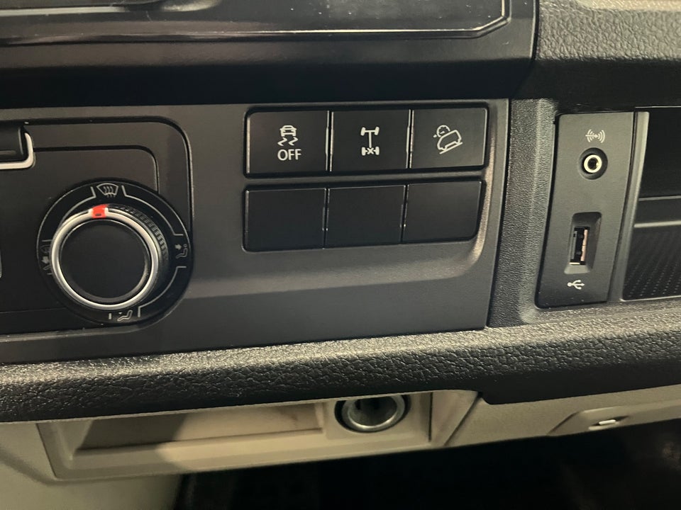 VW Transporter 2,0 TDi 150 Db.Kab m/lad 4Motion 4d