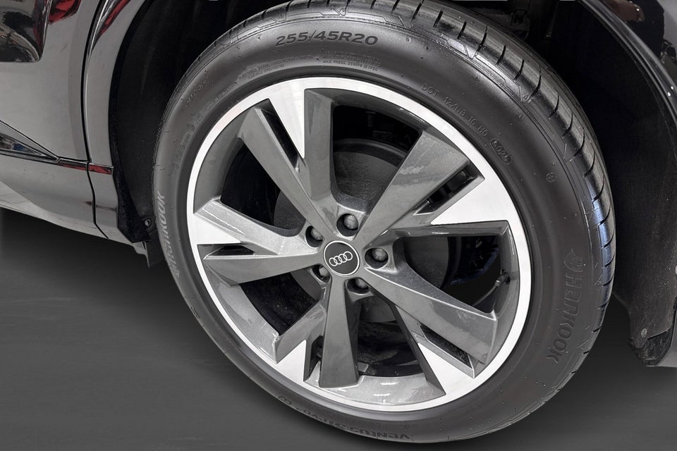 Audi Q4 e-tron 45 S-line Edition quattro 5d