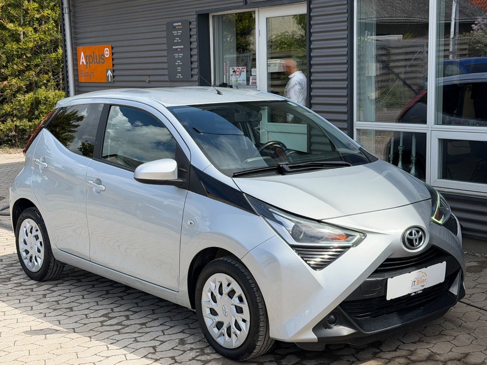Toyota Aygo 1,0 VVT-i x-pression 5d