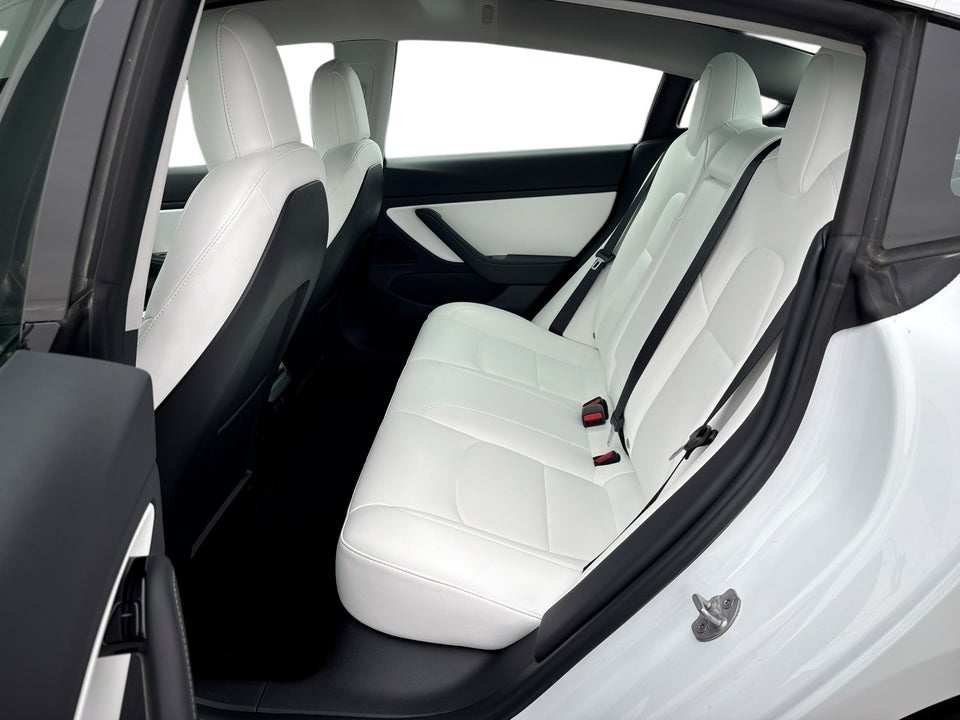 Tesla Model 3 Standard Range+ RWD 4d