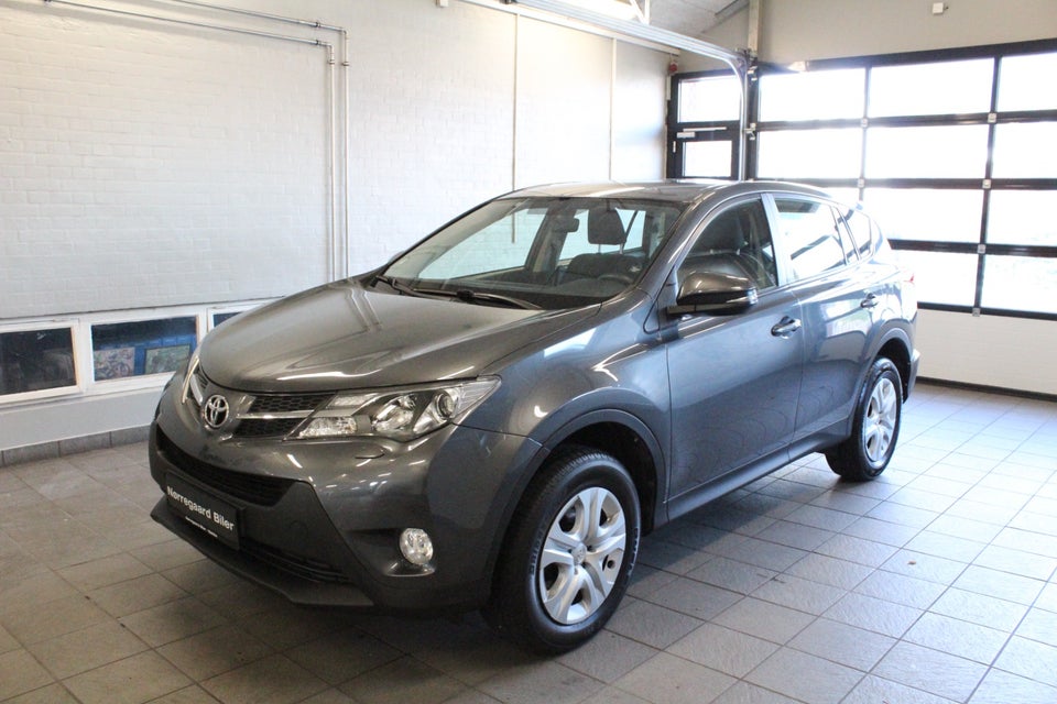 Toyota RAV4 2,2 D-4D 150 T2 4x4 Van 5d