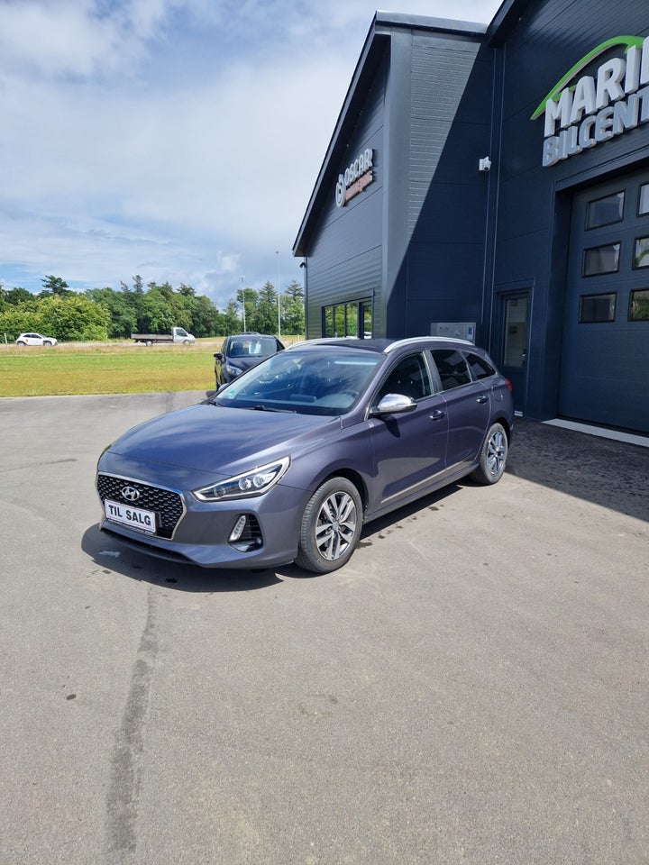 Hyundai i30 1,6 CRDi 136 Premium stc. 5d