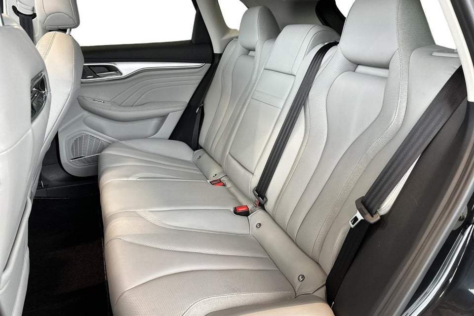 MG Marvel R Performance 5d