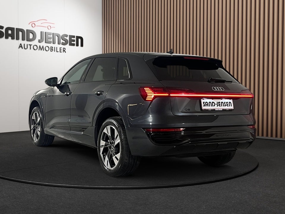 Audi Q8 e-tron 55 Advanced S-line quattro 5d
