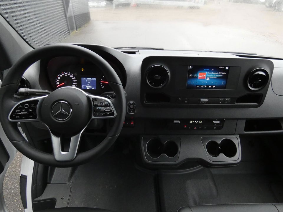 Mercedes Sprinter 317 2,0 CDi A3 Chassis aut. RWD 2d