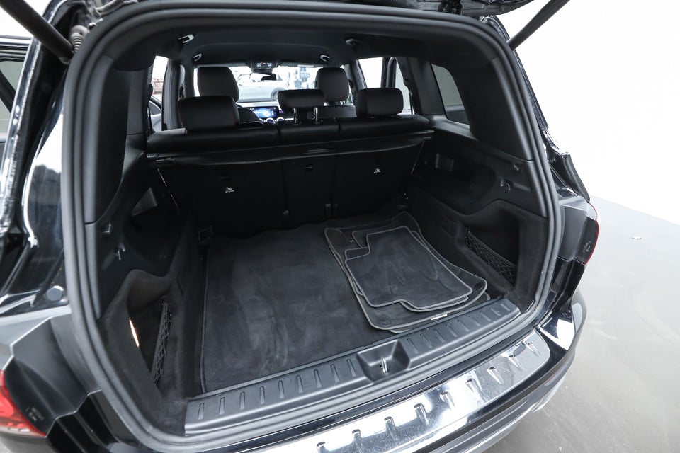 Mercedes GLB200 1,3 AMG Line aut. 5d