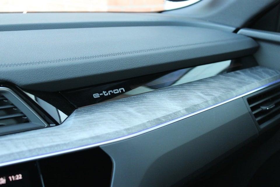 Audi e-tron 55 S-line quattro 5d