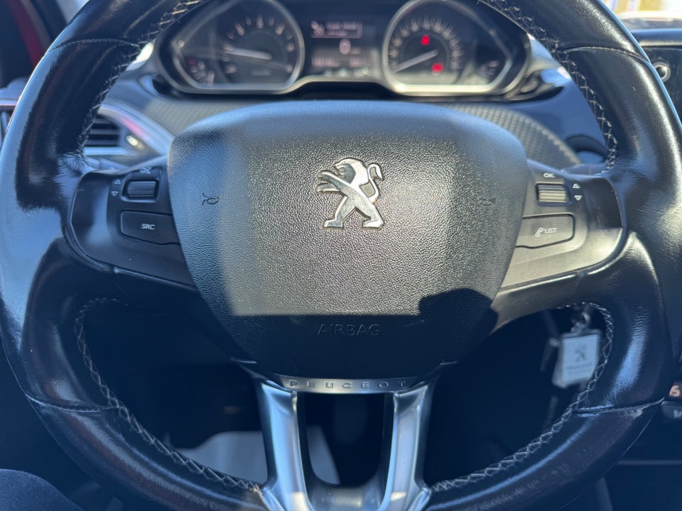 Peugeot 2008 1,6 BlueHDi 100 Allure Sky 5d