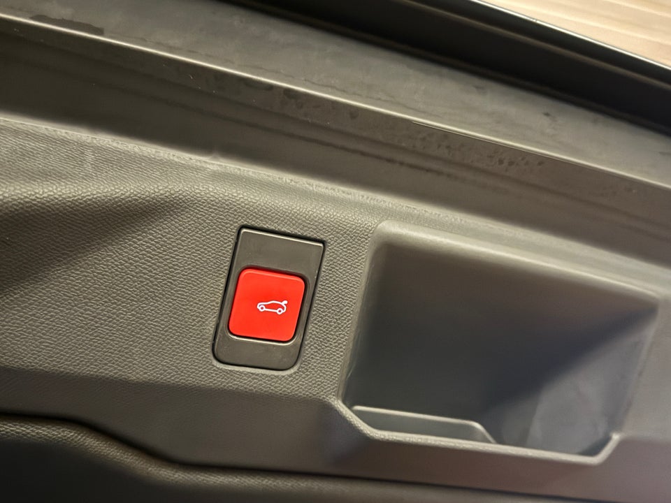 Peugeot e-5008 77 GT 7prs 5d