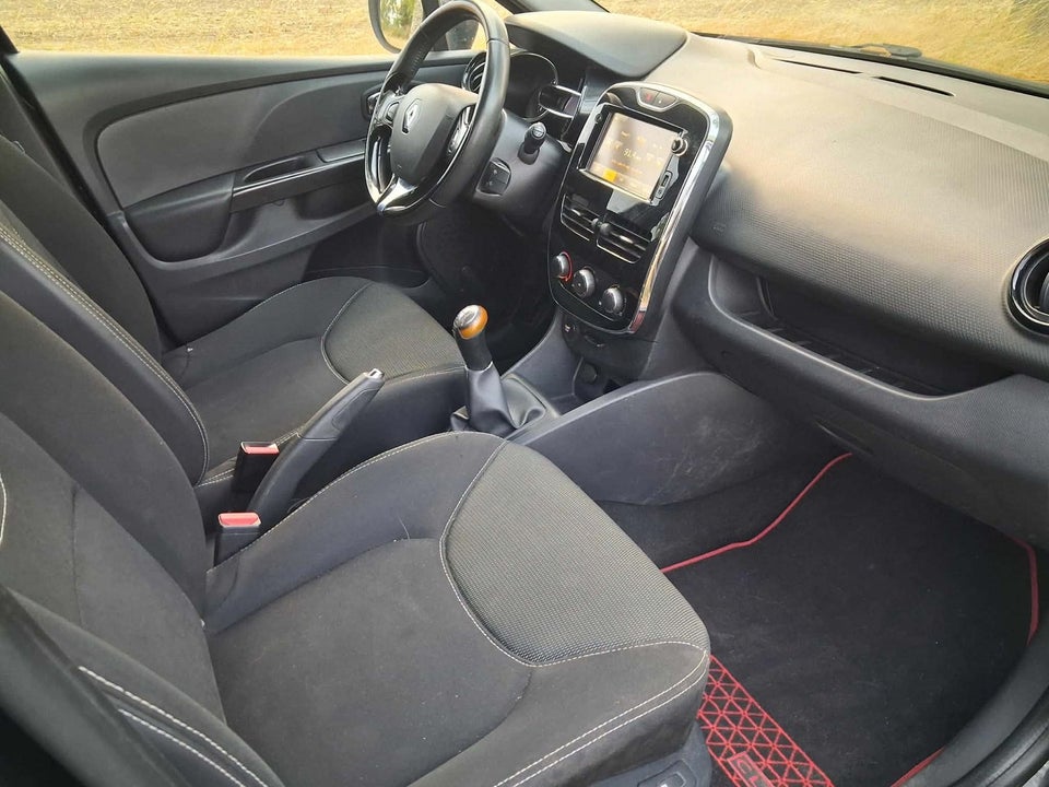 Renault Clio IV 1,2 16V Expression 5d