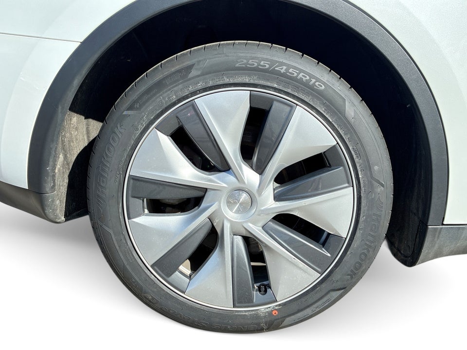 Tesla Model Y Long Range AWD 5d