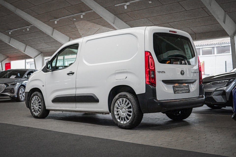 Toyota ProAce City 1,5 D 102 Medium Comfort 4d