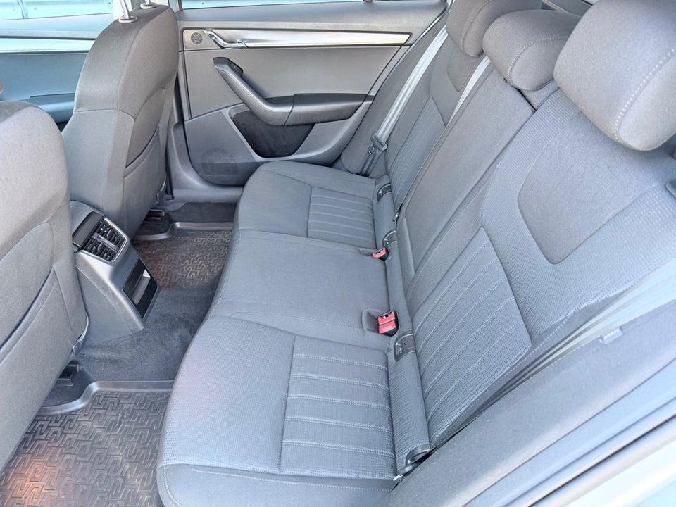 Skoda Octavia 2,0 TDi 150 Business Line+ Celebration Combi DSG 5d