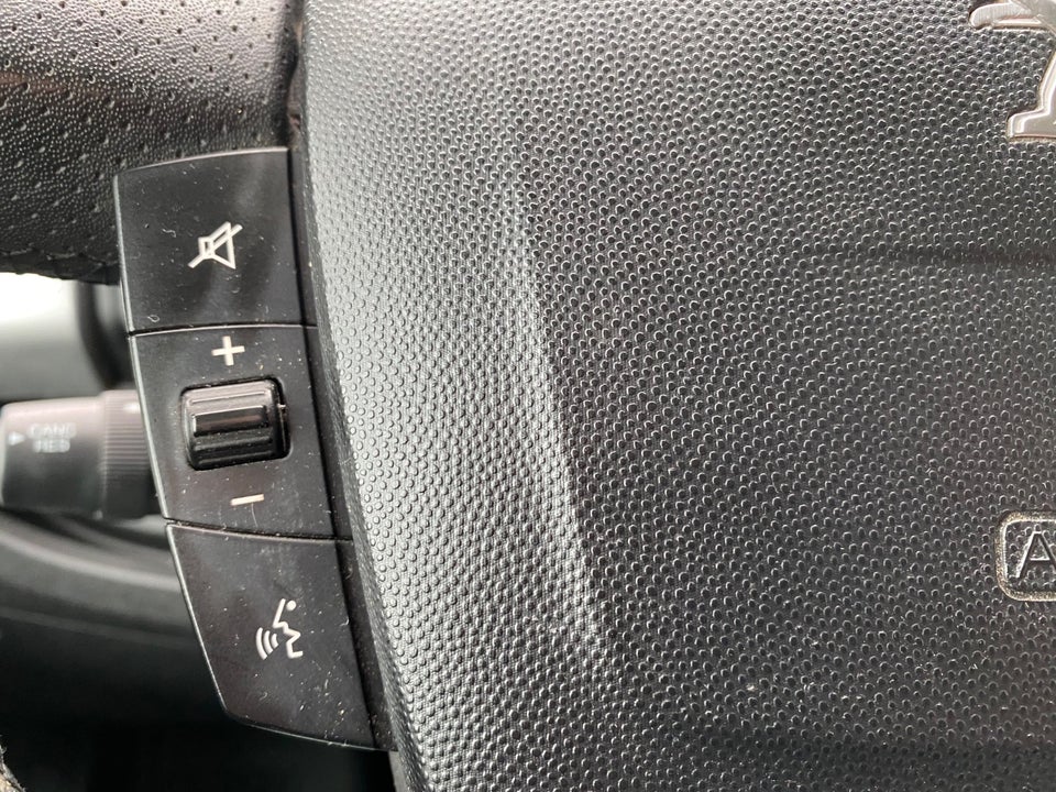 Peugeot Boxer 333 2,2 BlueHDi 140 L2H1 Premium