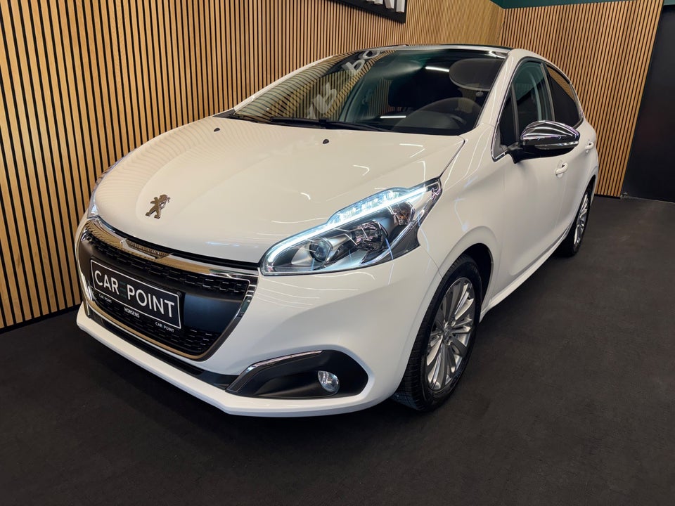 Peugeot 208 1,2 PureTech 82 Allure Sky 5d