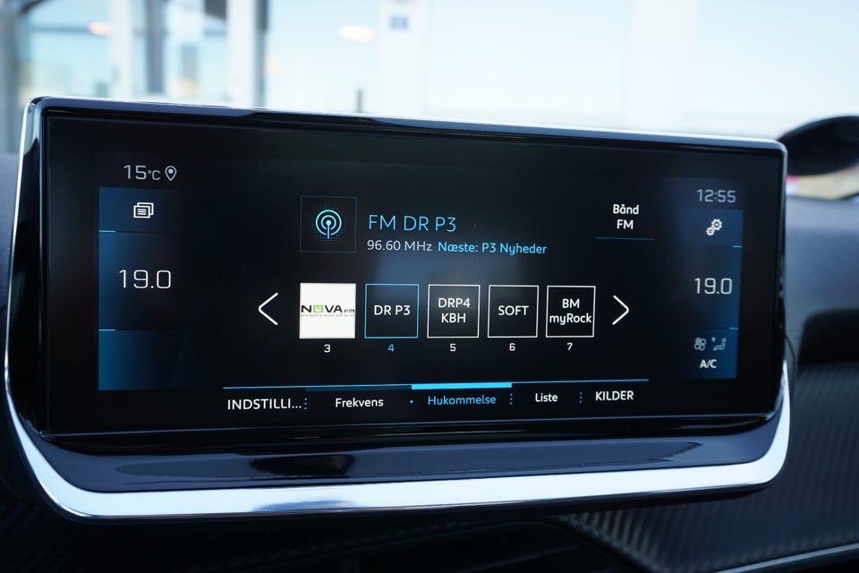 Peugeot 208 1,2 PureTech 100 Allure Sky 5d