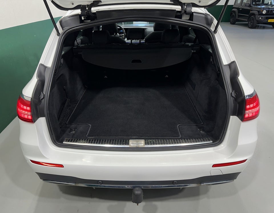 Mercedes E220 d 2,0 AMG Line stc. aut. 5d