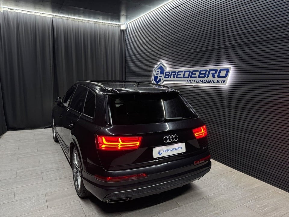 Audi Q7 3,0 TDi 272 S-line quattro Tiptr. 7prs 5d