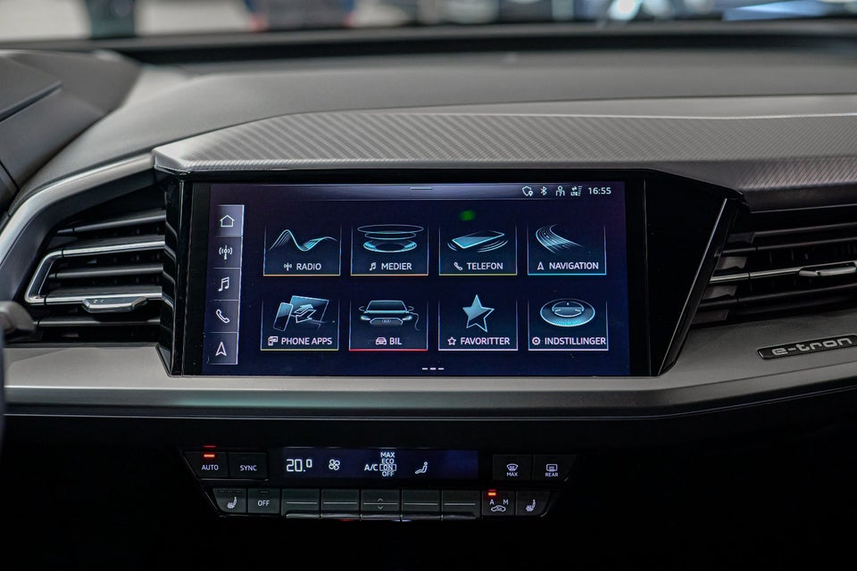 Audi Q4 e-tron 45 S-line quattro 5d